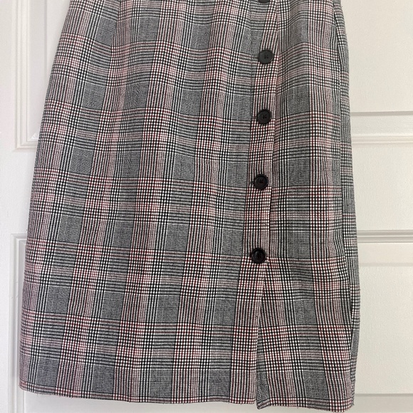 H&M Knee-length Houndstooth Skirt in Size 2 - Picture 4 of 6